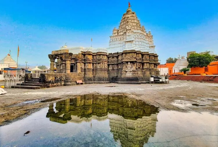 Aundha Nagnath – tour by Solapur Car Rental Service, Shourya Tours & Travels