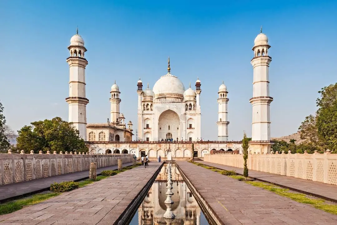 Bibi Ka Maqbara – tour by Solapur Car Rental Service, Shourya Tours & Travels