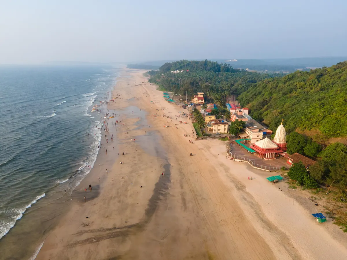 Ganpatipule Beach – tour by Solapur Car Rental Service, Shourya Tours & Travels