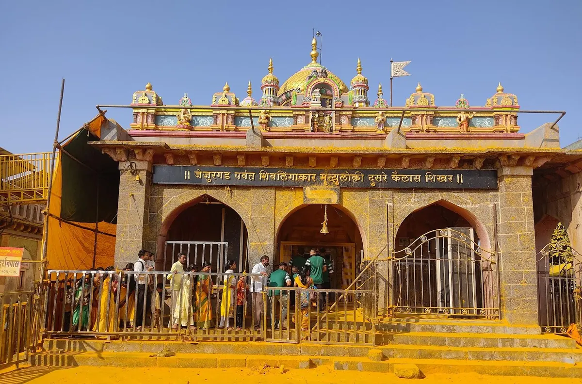 Jejuri Khandoba Temple – tour by Solapur Car Rental Service, Shourya Tours & Travels