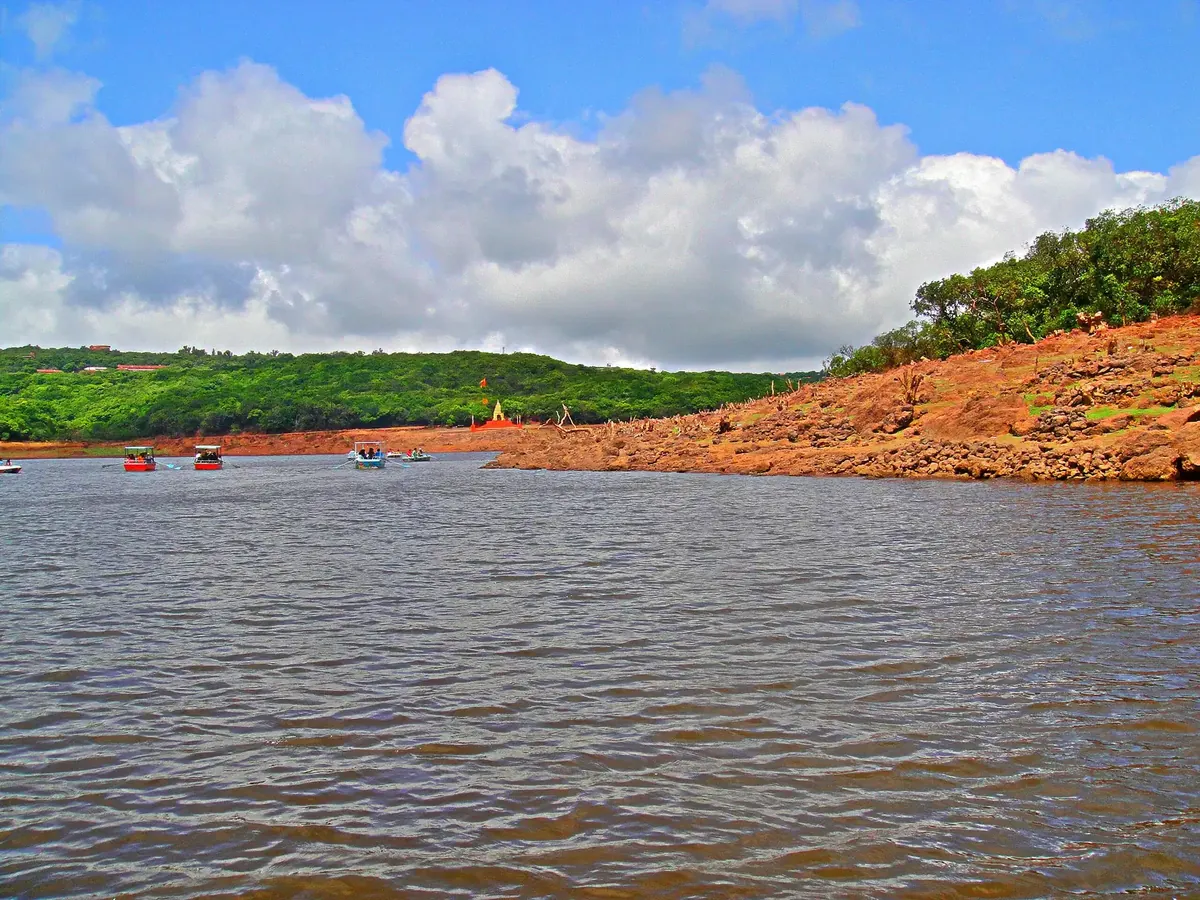 Mahabaleshwar Venna Lake – tour by Solapur Car Rental Service, Shourya Tours & Travels