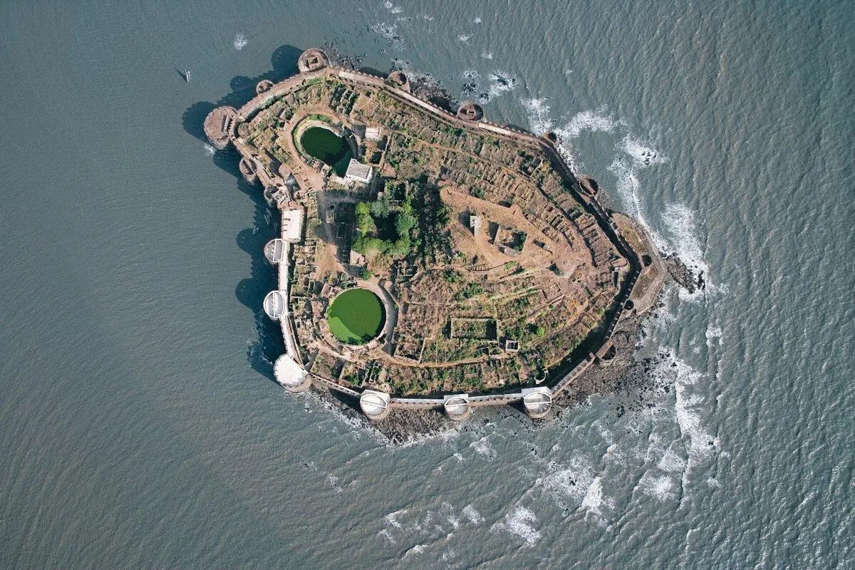 Murud Janjira Fort – tour by Solapur Car Rental Service, Shourya Tours & Travels