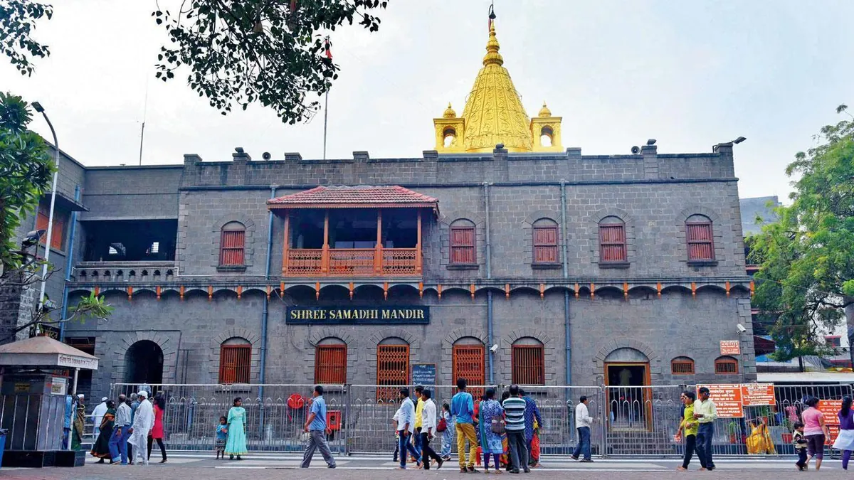 Shirdi Sai Baba Temple – tour by Solapur Car Rental Service, Shourya Tours & Travels