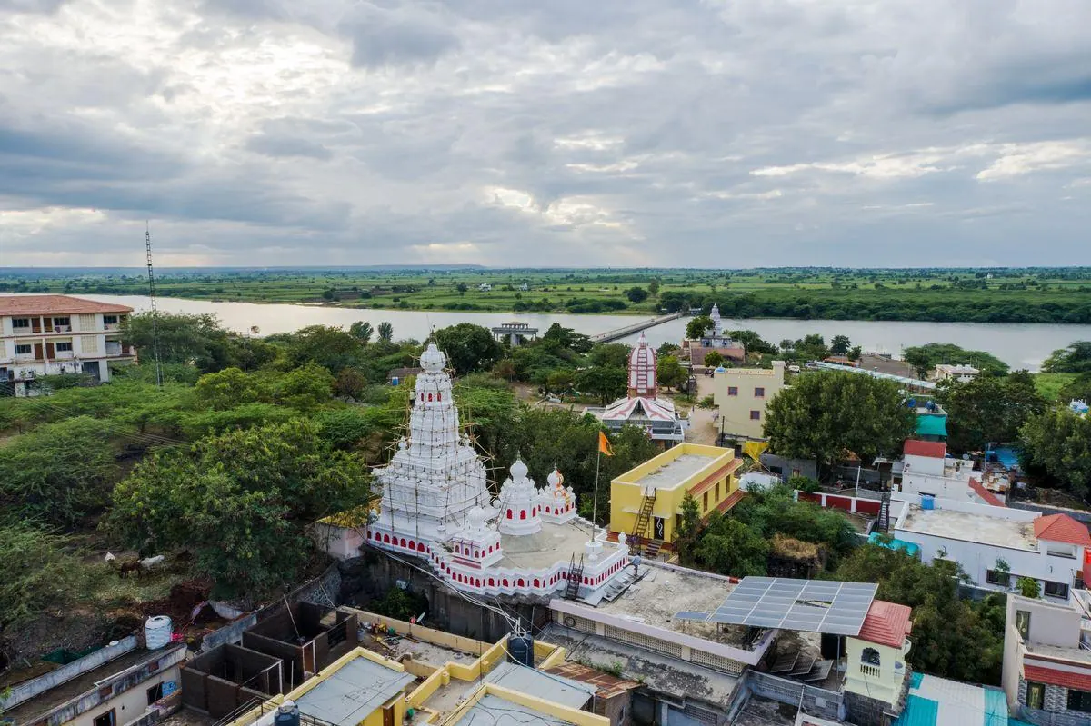 Siddhatek Siddhivinayak – tour by Solapur Car Rental Service, Shourya Tours & Travels