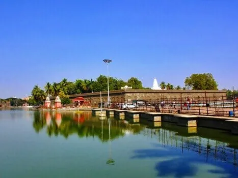 Siddheshwar Temple & Lake Solapur – tour by Solapur Car Rental Service, Shourya Tours & Travels