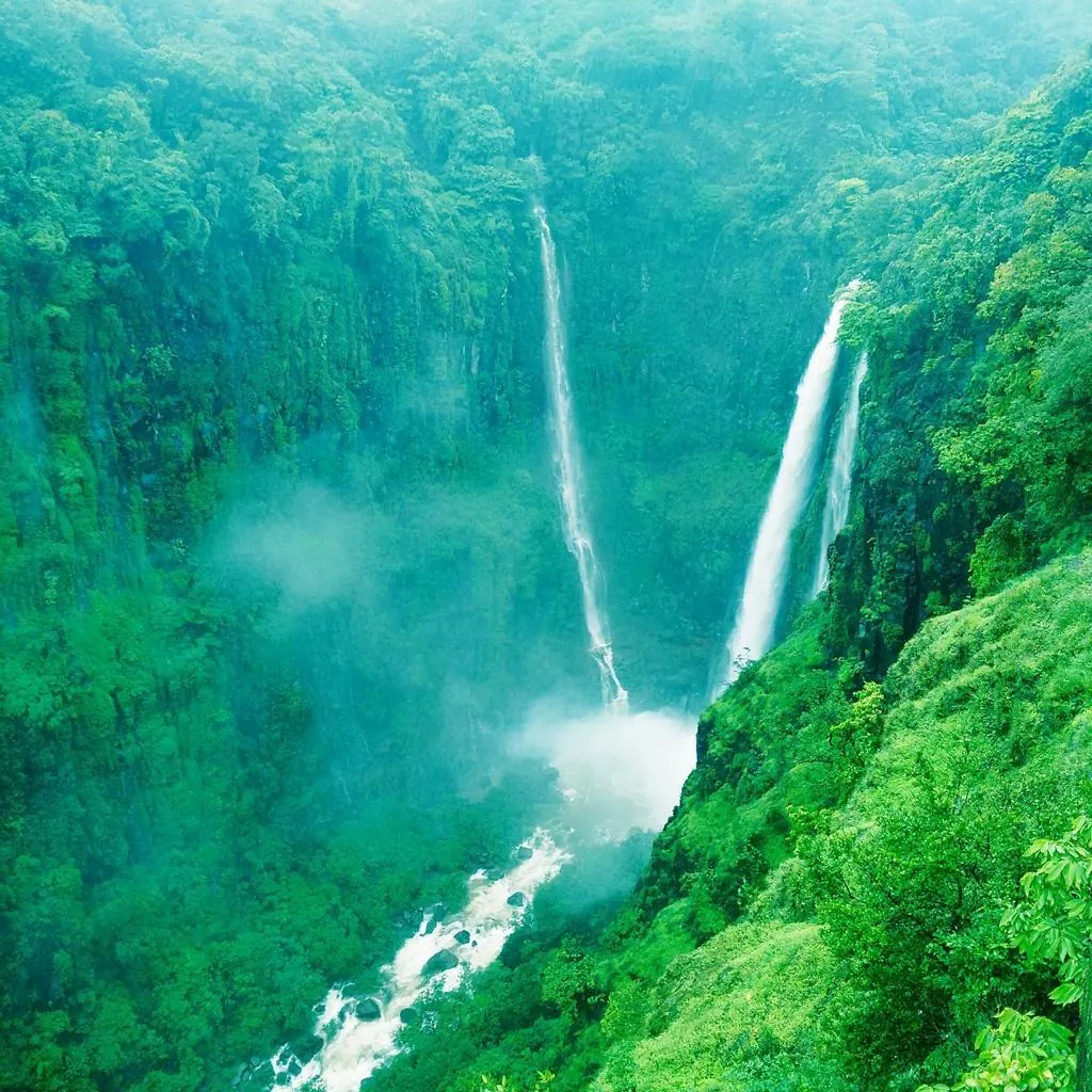 Thoseghar Waterfalls – tour by Solapur Car Rental Service, Shourya Tours & Travels