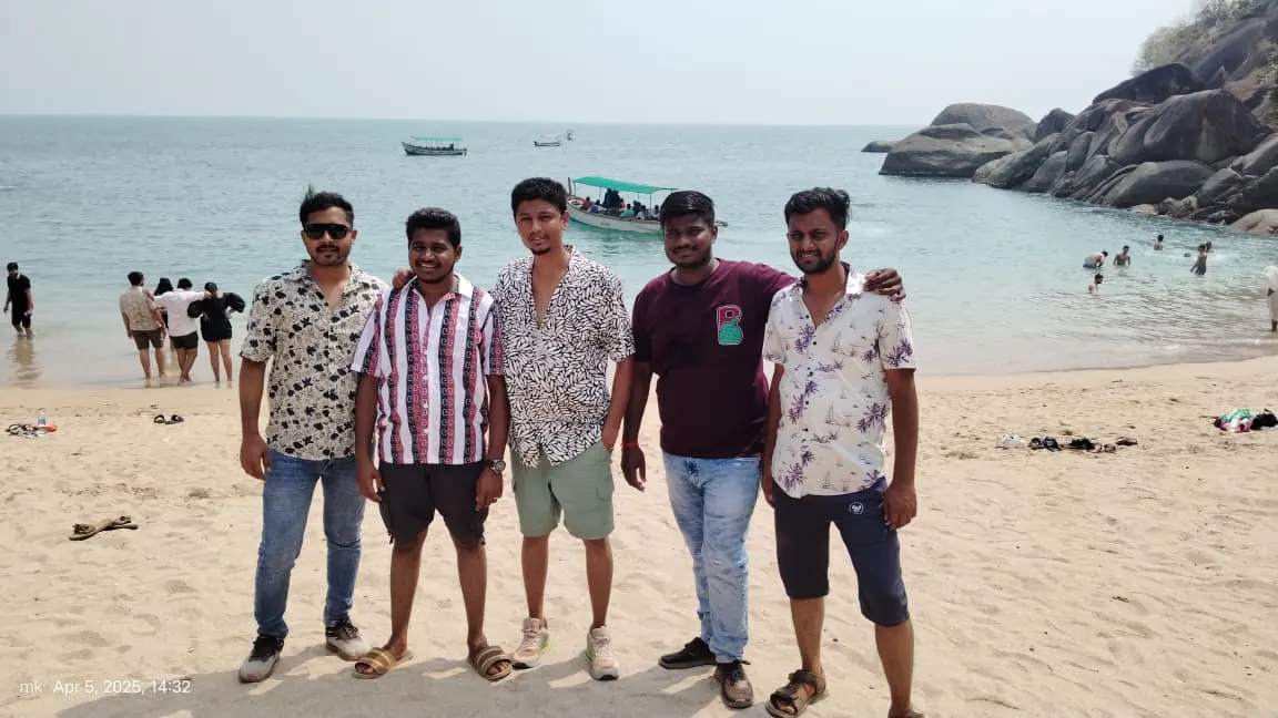 Customers enjoying a beach tour by car from Solapur