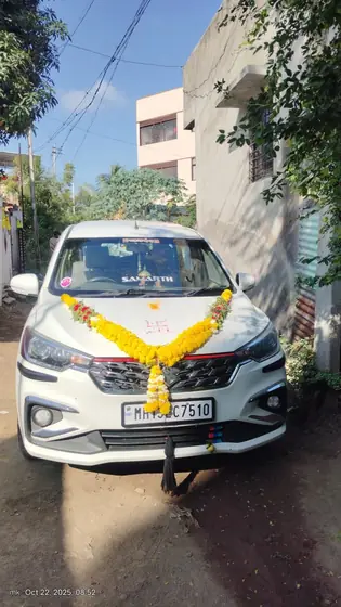 Ertiga cab decorated for Dussehra pooja in Solapur